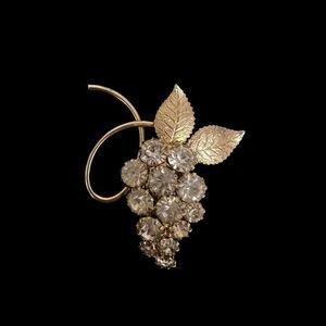 Vintage Brooch Gold Grapes with Rhinestone